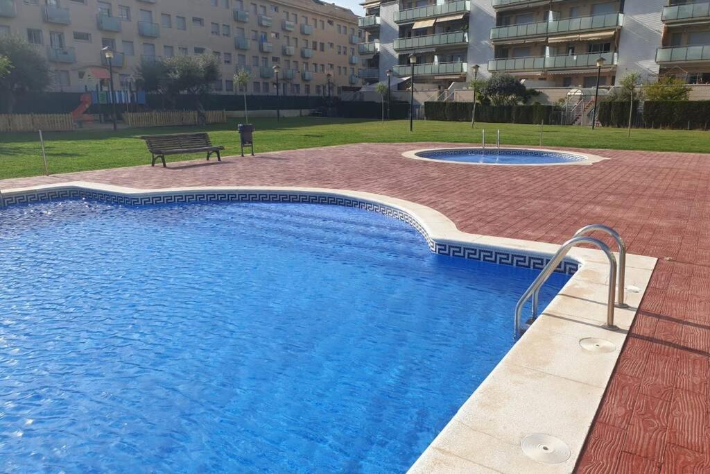 Apartamento Para 5 Personas Frente Al Mar Con Piscina Y Parking クベリャス エクステリア 写真